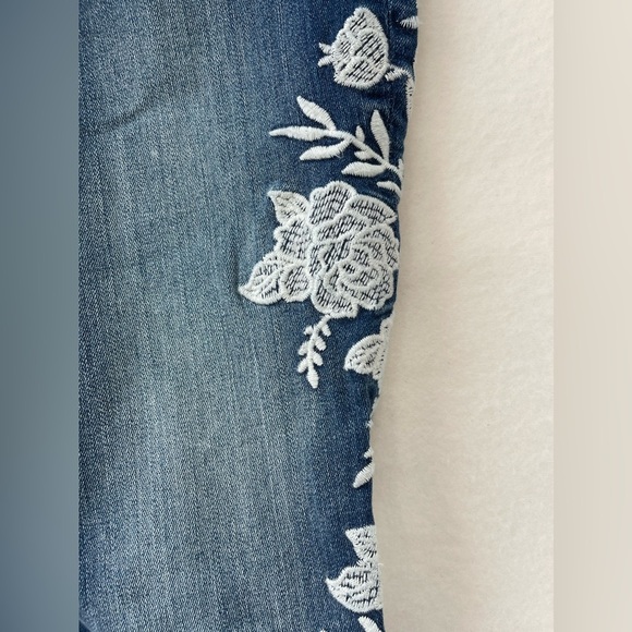 KUT Women's Janet Blue Ankle Skinny Jeans With Embroidery Size 8 91% cotton - Picture 3 of 8